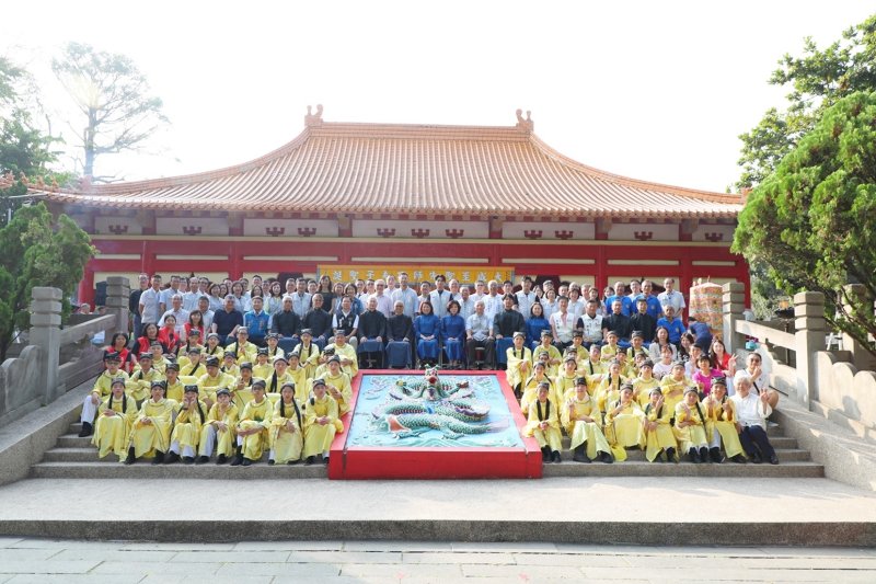 嘉義市祭孔大典隆重舉行　黃敏惠引領學子從古禮認識至聖先師教育理念