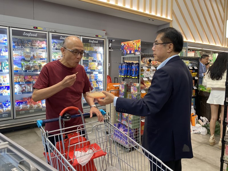 近年在黃市長及市府團隊積極推廣下,新加坡消費者對臺南優質文旦的採購需求也持續提升 近年在黃市長及市府團隊積極推廣下,新加坡消費者對臺南優質文旦的採購需求也持續提升