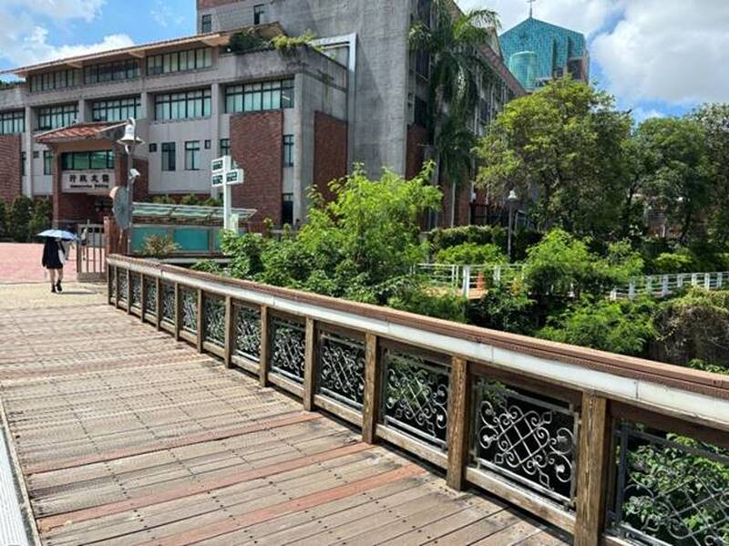 提升人行安全整合周邊景觀  愛河上游改善2360公尺欄杆與照明 