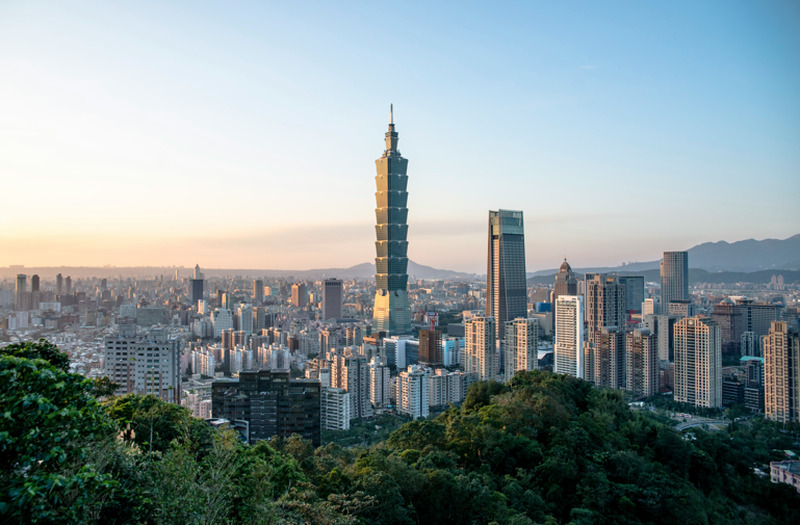 房仲月薪多高？主計處數據揭露真相，美國房仲收入對比引關注！